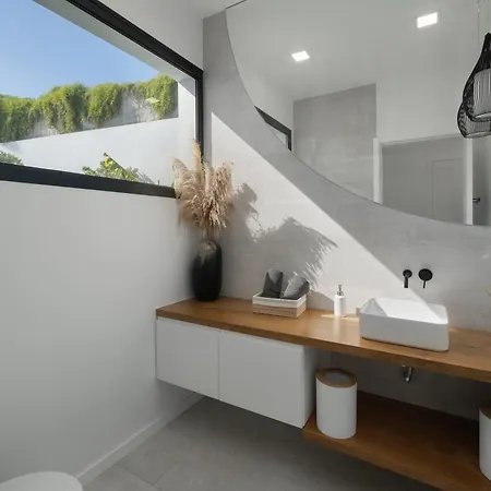 Vila Ourmadeira - Infiniteatlantic Prazeres